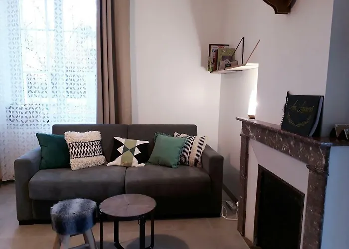 Aux Lauriers Semesterbostad *