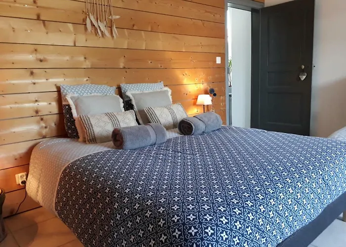 Holiday home Aux Lauriers Lacroix-sur-Meuse