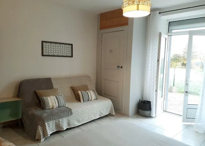 Aux Lauriers Semesterbostad Lacroix-sur-Meuse