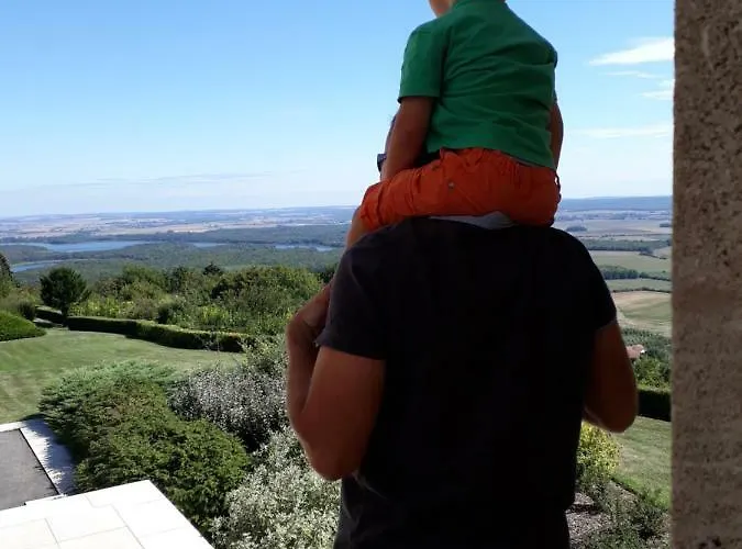 Holiday home Aux Lauriers Lacroix-sur-Meuse