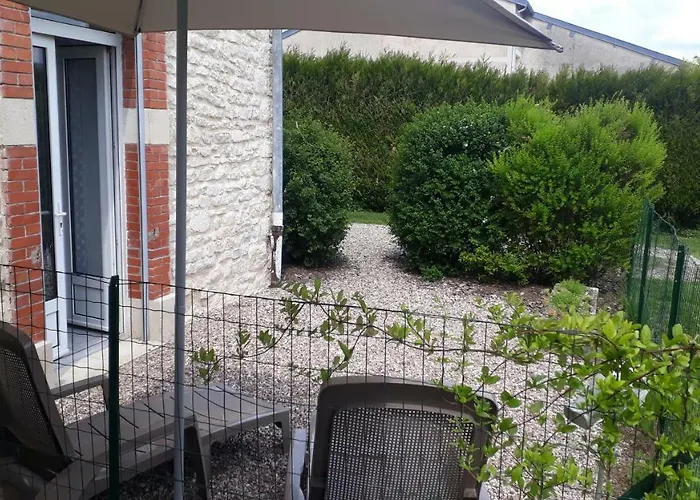 Semesterbostad Aux Lauriers *